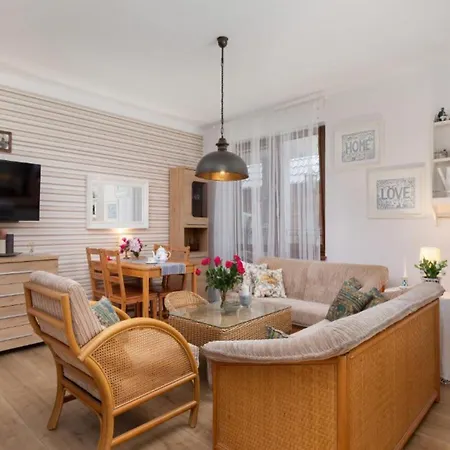 Apartamento Spacious And Comfortable Pobierowo