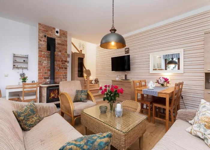 Lägenhet Spacious And Comfortable Pobierowo